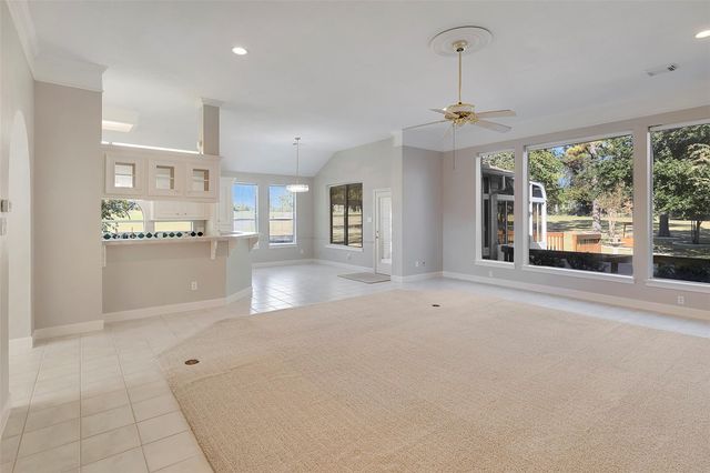 12 Monterrey Road E, Montgomery, TX 77356