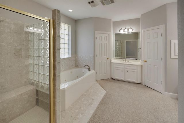 12 Monterrey Road E, Montgomery, TX 77356