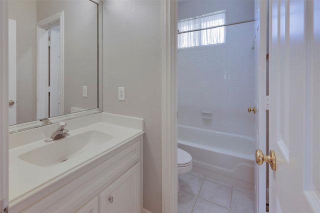 12 Monterrey Road E, Montgomery, TX 77356