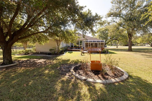 12 Monterrey Road E, Montgomery, TX 77356