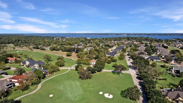 12 Monterrey Road E, Montgomery, TX 77356