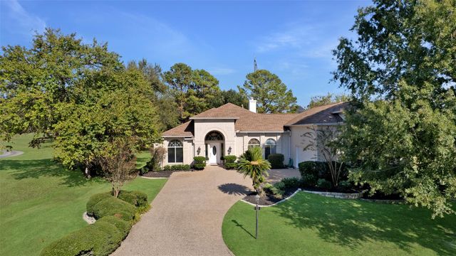 12 Monterrey Road E, Montgomery, TX 77356