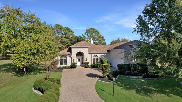 12 Monterrey Road E, Montgomery, TX 77356