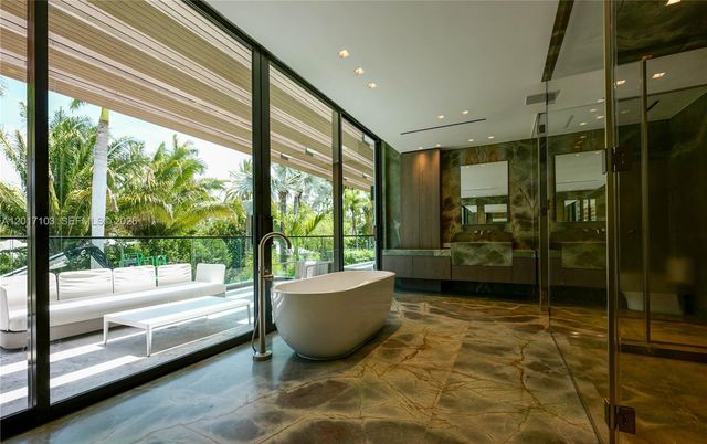 2520 Shelter Ave, Miami Beach, FL 33140