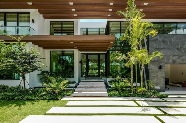 2520 Shelter Ave, Miami Beach, FL 33140