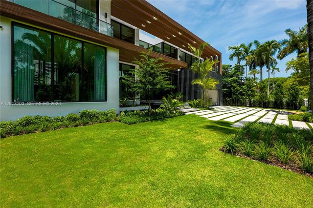 2520 Shelter Ave, Miami Beach, FL 33140