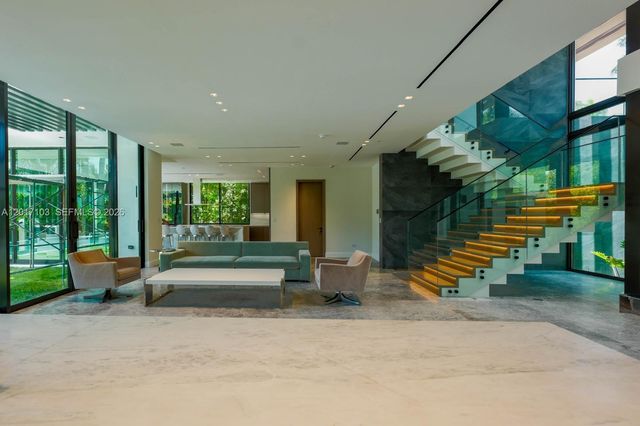 2520 Shelter Ave, Miami Beach, FL 33140
