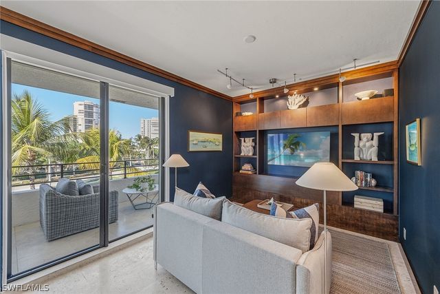 4400 Gulf Shore BLVD N 4-405, Naples, FL 34103