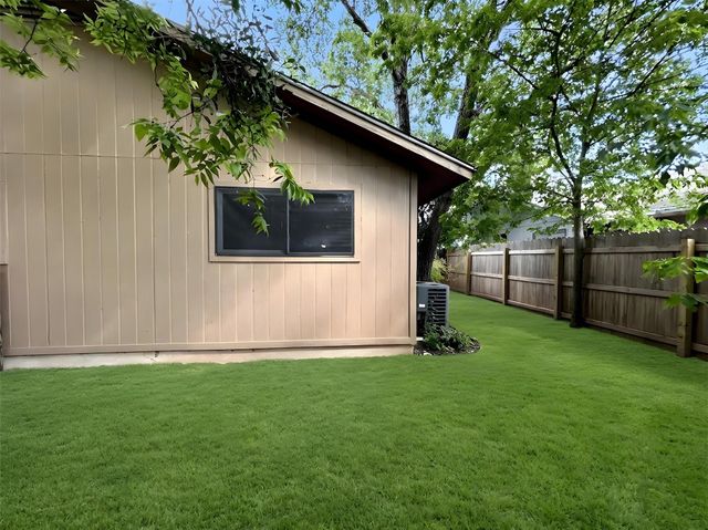 7600 Saint Amant PL A, Austin, TX 78749