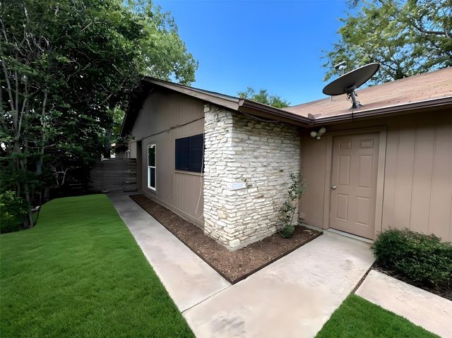 7600 Saint Amant PL A, Austin, TX 78749