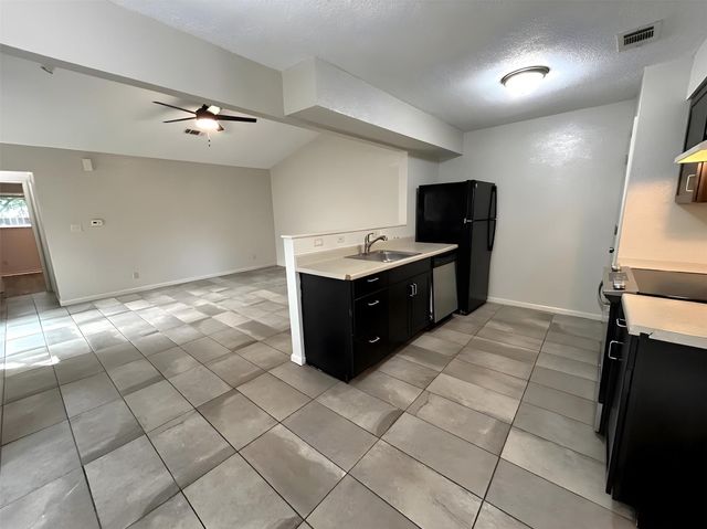 7600 Saint Amant PL A, Austin, TX 78749