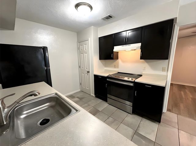 7600 Saint Amant PL A, Austin, TX 78749