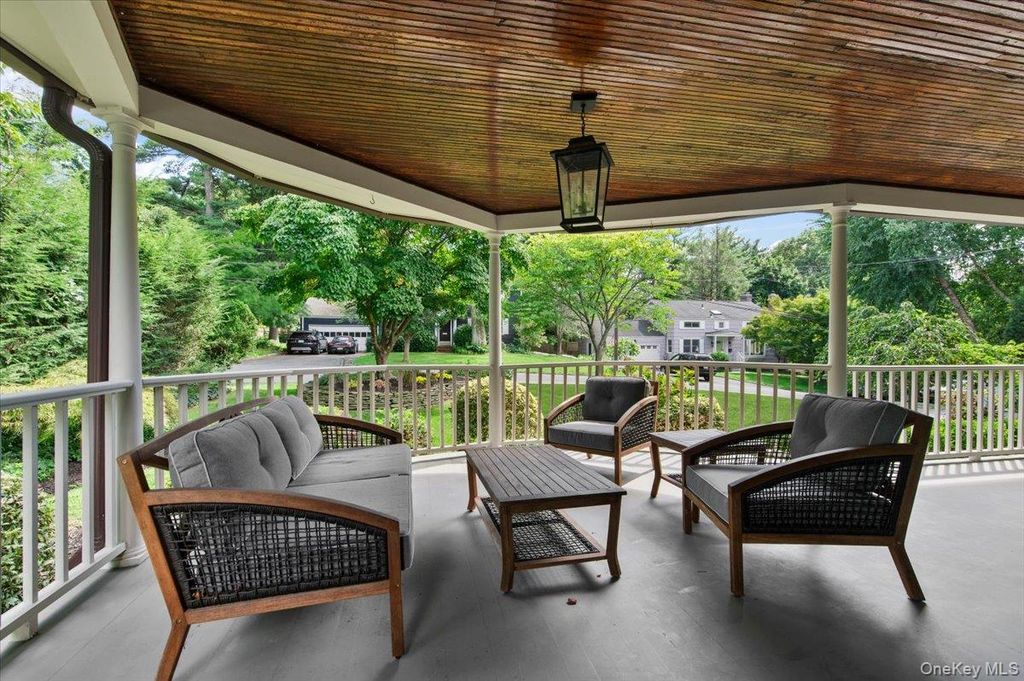 60 Lafayette Avenue, Sea Cliff, NY 11579 — photo 2