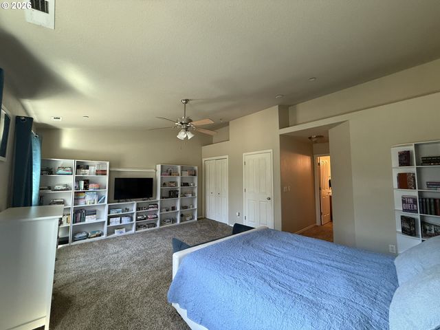 744 Nw 3RD Ave, Canby, OR 97013