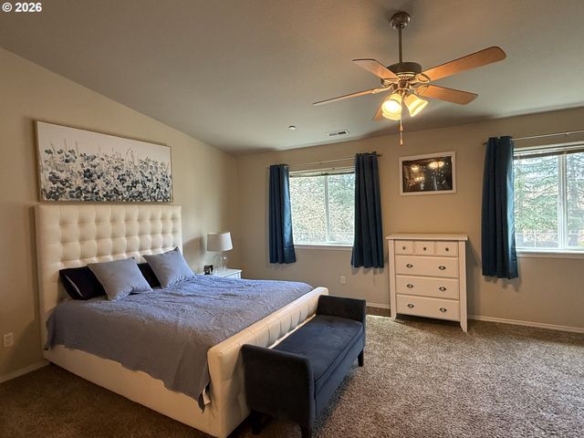 744 Nw 3RD Ave, Canby, OR 97013