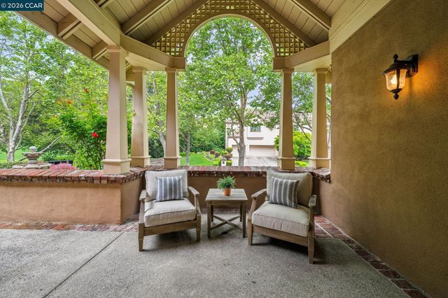 3271 Blackhawk Meadow Dr, Danville, CA 94506