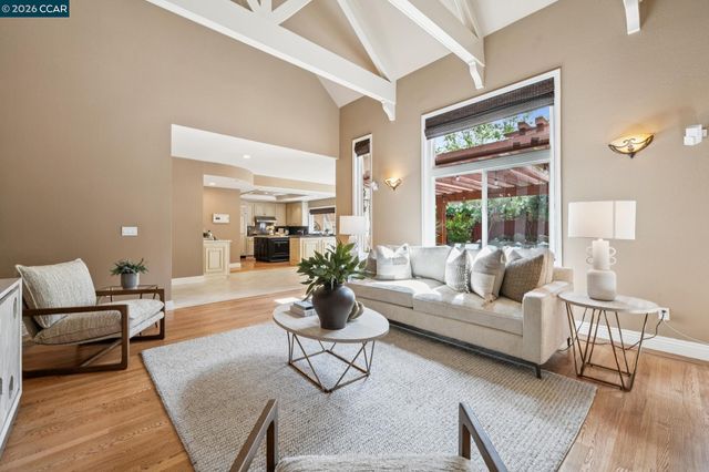 3271 Blackhawk Meadow Dr, Danville, CA 94506