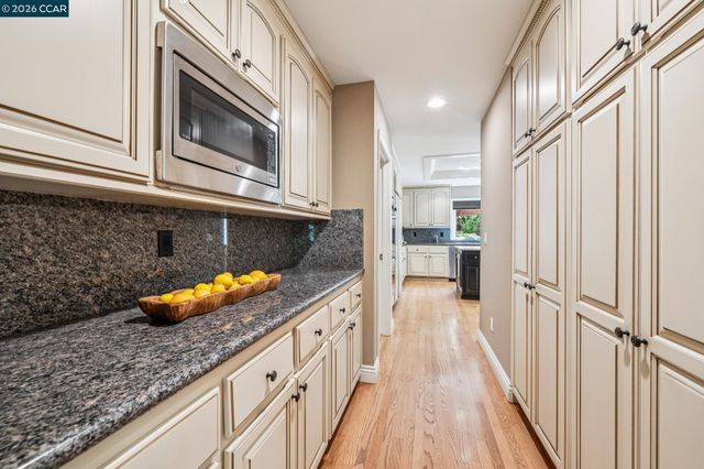 3271 Blackhawk Meadow Dr, Danville, CA 94506