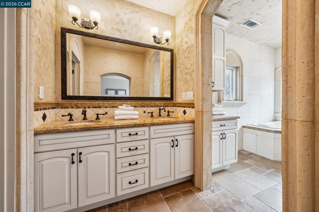 3271 Blackhawk Meadow Dr, Danville, CA 94506