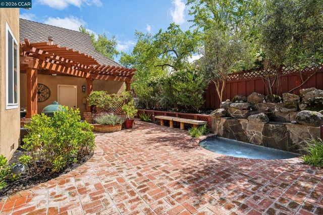 3271 Blackhawk Meadow Dr, Danville, CA 94506