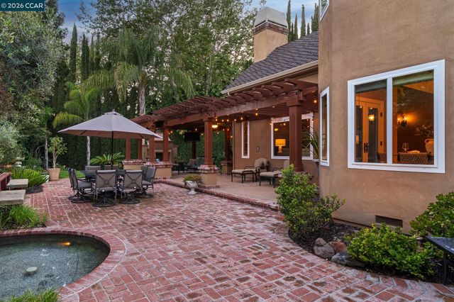 3271 Blackhawk Meadow Dr, Danville, CA 94506