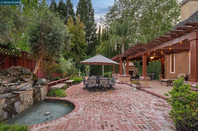 3271 Blackhawk Meadow Dr, Danville, CA 94506