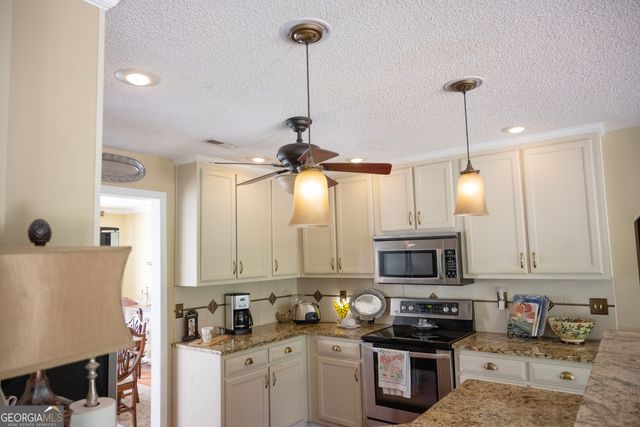 166 Oakwood Trail, Mcdonough, GA 30252