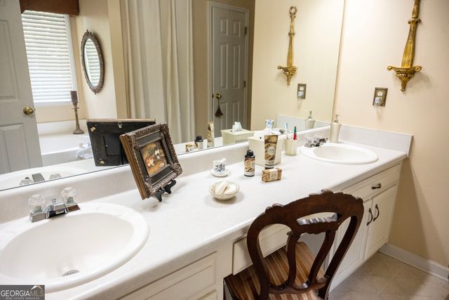 166 Oakwood Trail, Mcdonough, GA 30252