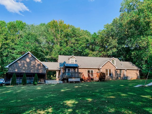 1006 Clearview Pt, Cottontown, TN 37048