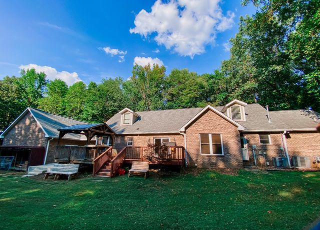 1006 Clearview Pt, Cottontown, TN 37048