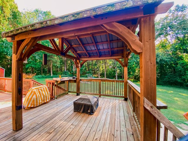 1006 Clearview Pt, Cottontown, TN 37048