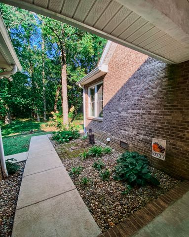 1006 Clearview Pt, Cottontown, TN 37048