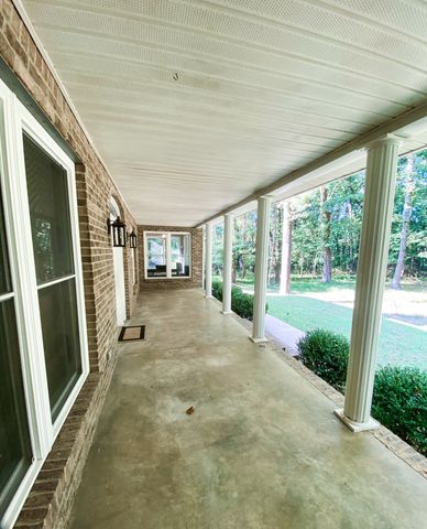 1006 Clearview Pt, Cottontown, TN 37048