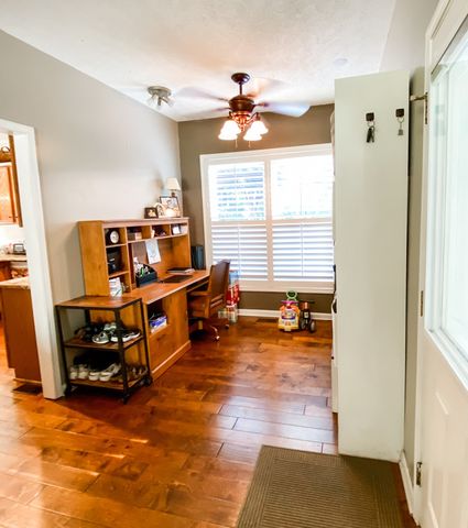 1006 Clearview Pt, Cottontown, TN 37048
