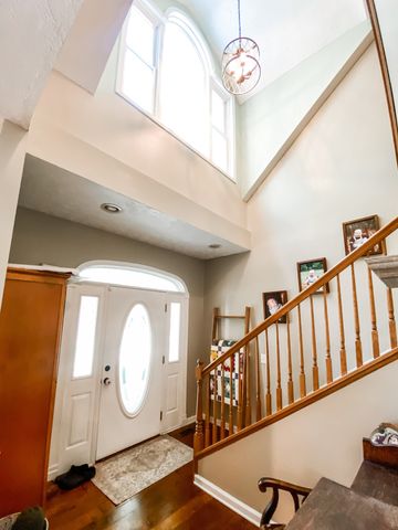 1006 Clearview Pt, Cottontown, TN 37048