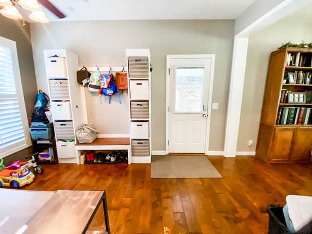 1006 Clearview Pt, Cottontown, TN 37048