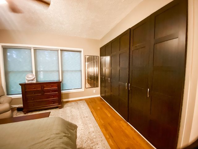 1006 Clearview Pt, Cottontown, TN 37048