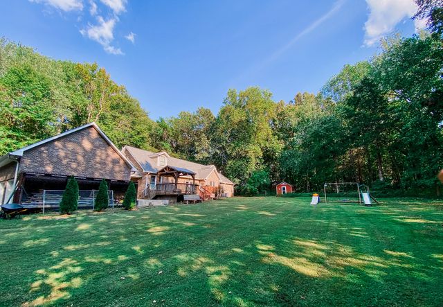 1006 Clearview Pt, Cottontown, TN 37048
