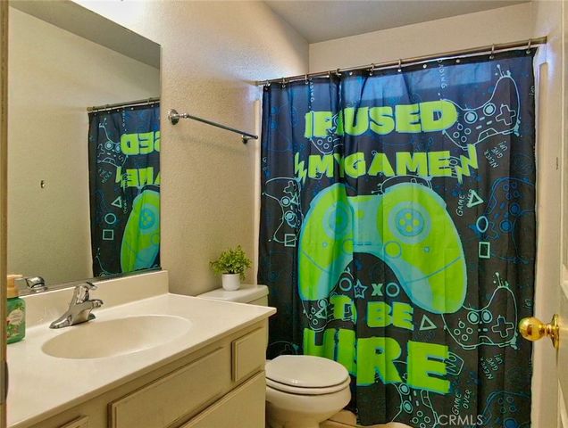 21172 Burgundy, Apple Valley, CA 92308