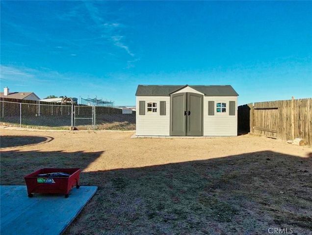 21172 Burgundy, Apple Valley, CA 92308