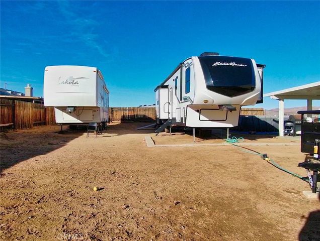 21172 Burgundy, Apple Valley, CA 92308