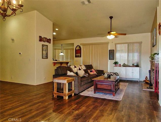 21172 Burgundy, Apple Valley, CA 92308