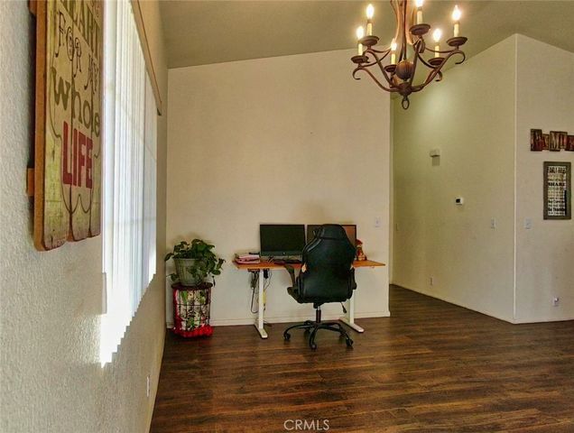 21172 Burgundy, Apple Valley, CA 92308