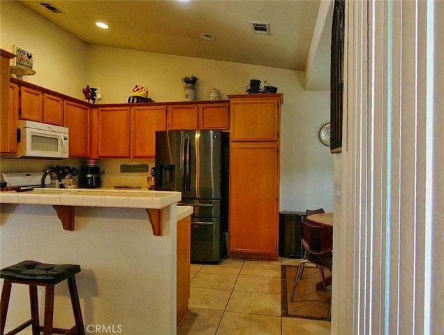 21172 Burgundy, Apple Valley, CA 92308