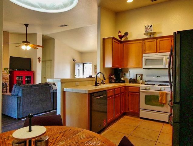 21172 Burgundy, Apple Valley, CA 92308