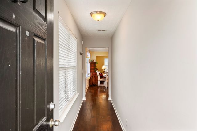 4316 Aurora Cir, Murfreesboro, TN 37127