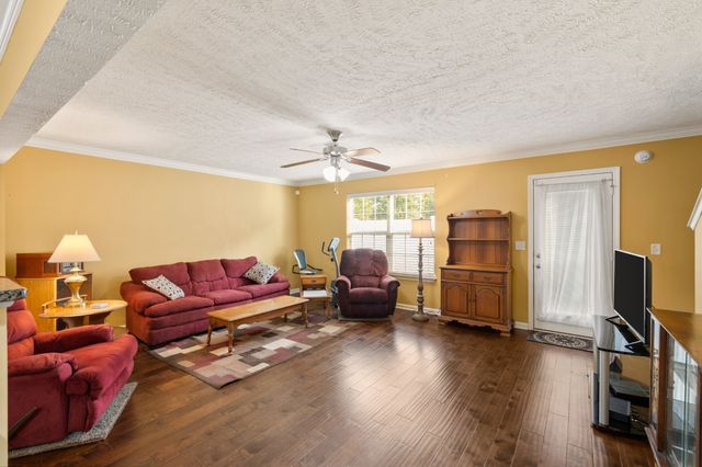 4316 Aurora Cir, Murfreesboro, TN 37127