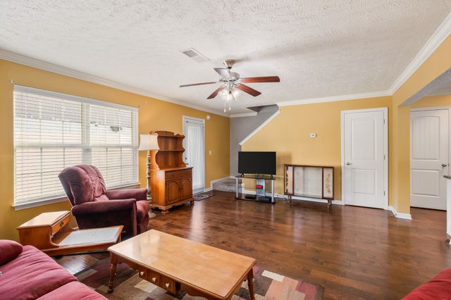 4316 Aurora Cir, Murfreesboro, TN 37127