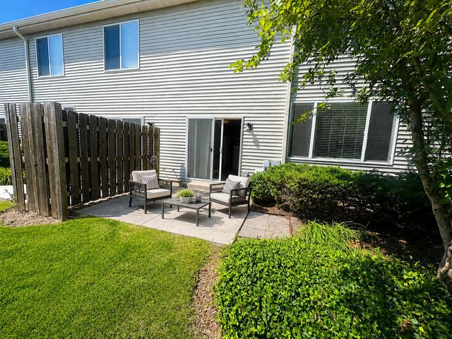647 Jonathan Drive, Round Lake, IL 60073