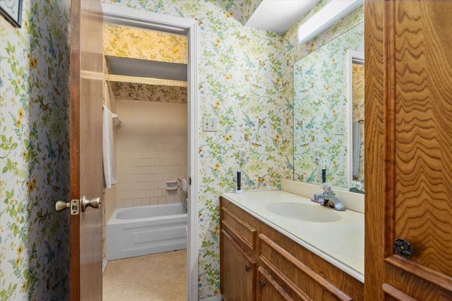 10267 Pineridge Drive, Conroe, TX 77303